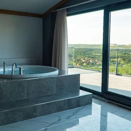 5 Star With 4 Bedrooms, Istanbul 1001 Vila *
