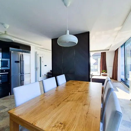 5 Star With 4 Bedrooms, Istanbul 1001 * Ahmetli