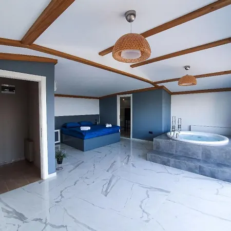 5 Star With 4 Bedrooms, Istanbul 1001
