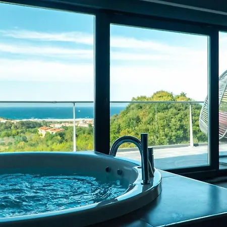 Vila 5 Star With 4 Bedrooms, Istanbul 1001