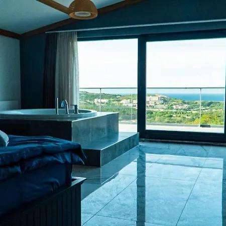 5 Star With 4 Bedrooms, Istanbul 1001 Vila Ahmetli
