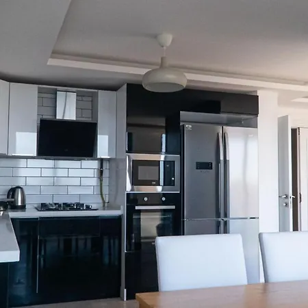 Vila 5 Star With 4 Bedrooms, Istanbul 1001