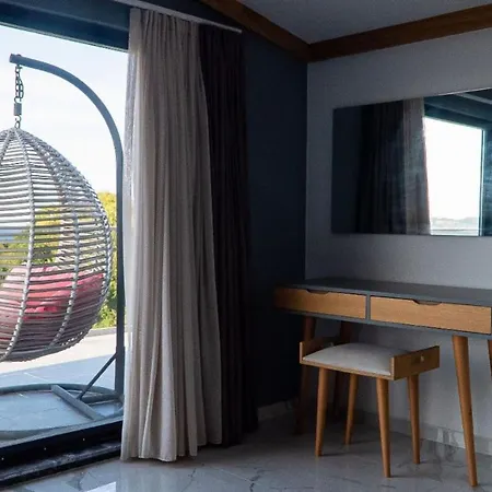 5 Star With 4 Bedrooms, Istanbul 1001 Vila *