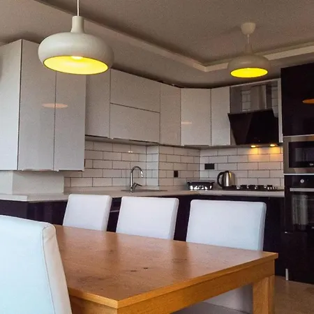 5 Star With 4 Bedrooms, Istanbul 1001 Vila *