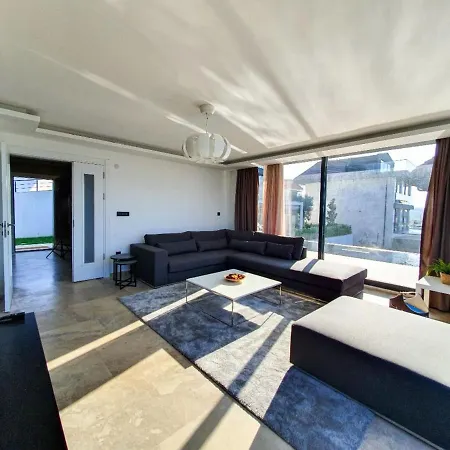 Vila 5 Star With 4 Bedrooms, Istanbul 1001 Ahmetli