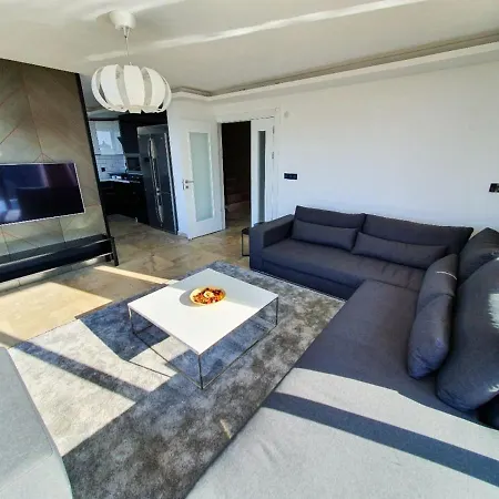 Vila 5 Star With 4 Bedrooms, Istanbul 1001