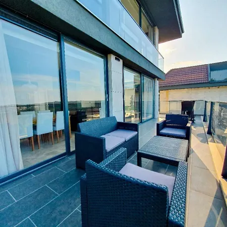 Vila 5 Star With 4 Bedrooms, Istanbul 1001