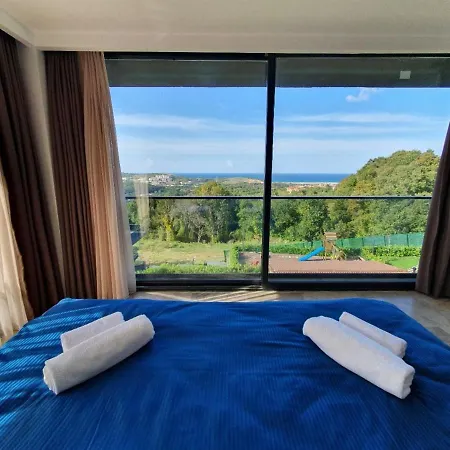 5 Star With 4 Bedrooms, Istanbul 1001 Vila *