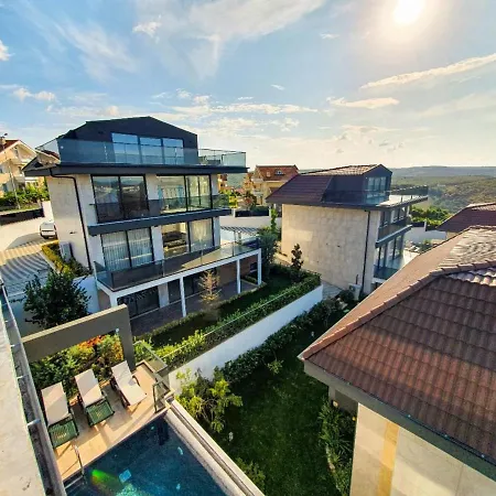 5 Star With 4 Bedrooms, Istanbul 1001