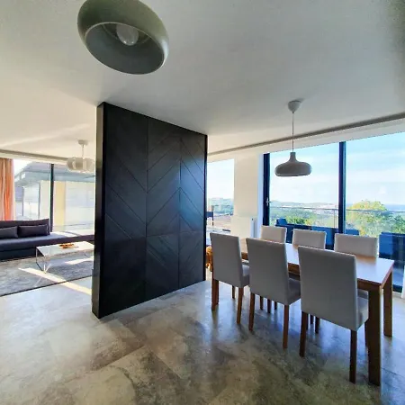 5 Star With 4 Bedrooms, Istanbul 1001 Vila
