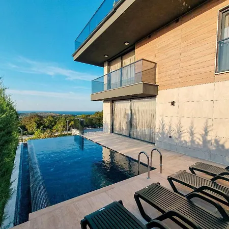 5 Star With 4 Bedrooms, Istanbul 1001 * Ahmetli