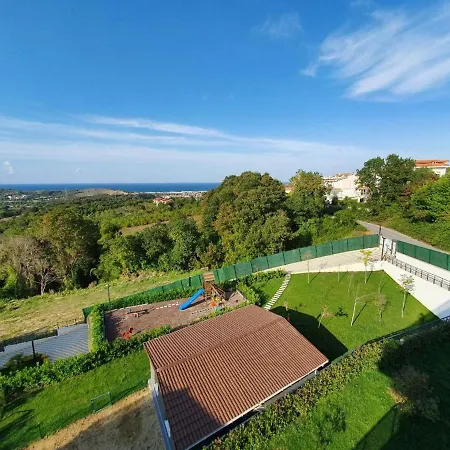Vila 5 Star With 4 Bedrooms, Istanbul 1001 *